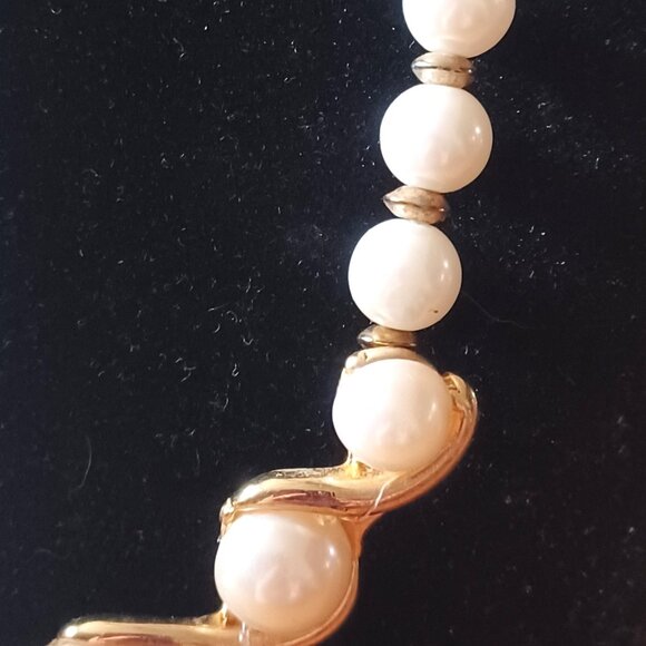 Vintage Pearl Necklace, Gold Beads Between Each Pearl - Picture 3 of 4